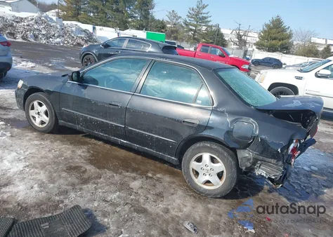 2000 Honda Accord 3.0 Ex из США, поврежденный, VIN 1HGCG1650YA070607